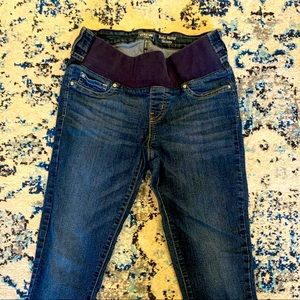 Levi maternity skinny jeans size small